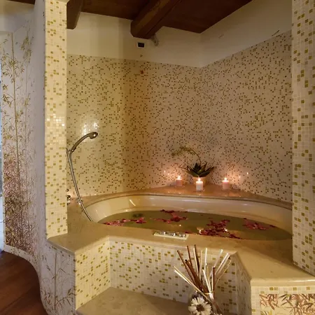 Lupo לינה וארוחת בוקר *